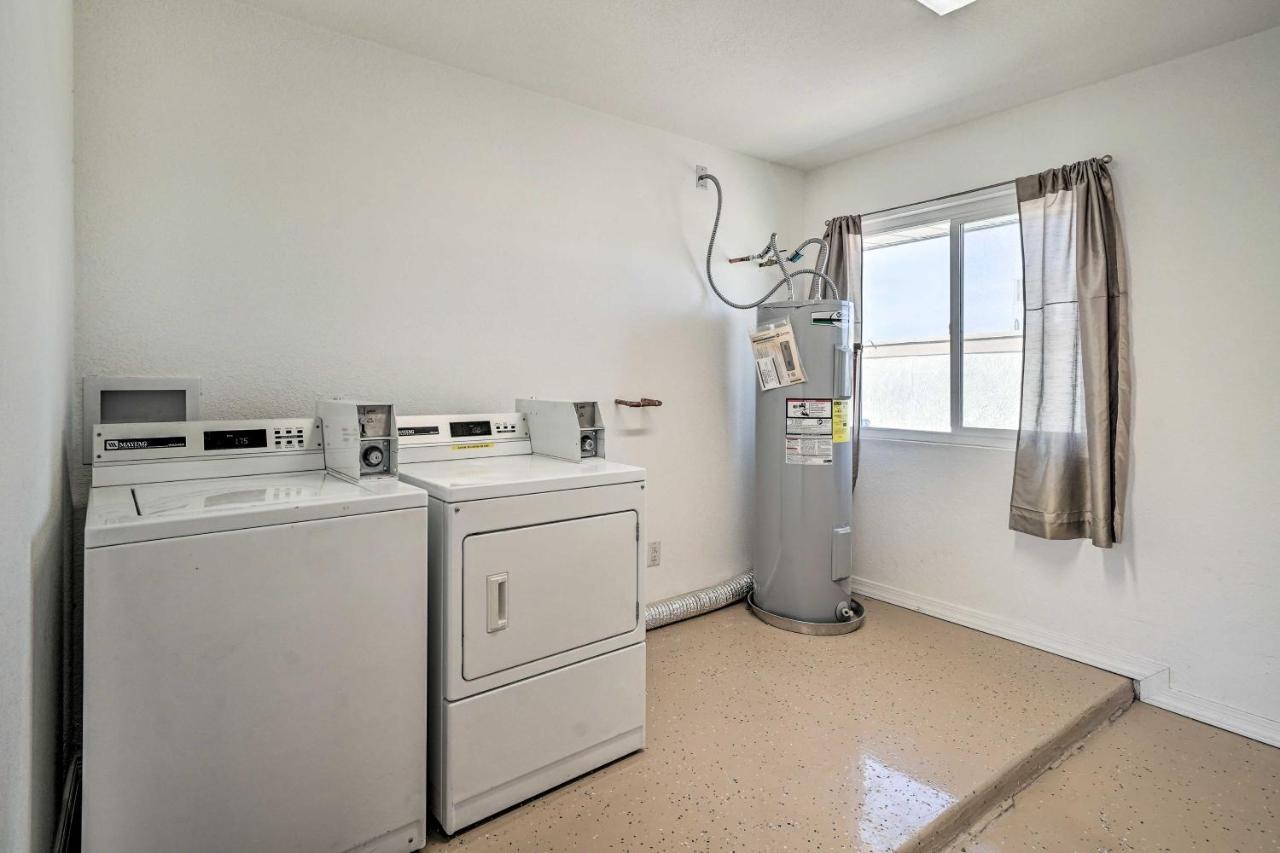 Lake Havasu Family Retreat With Patio And Game Room Lake Havasu City Buitenkant foto